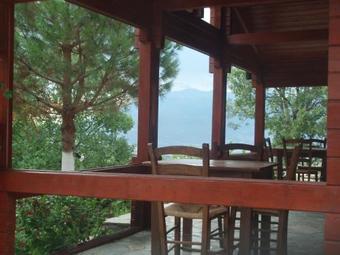 Hostal Chalets Tetrapolis