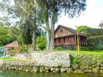 Hostal Tuk Tuk Timbul Bungalows