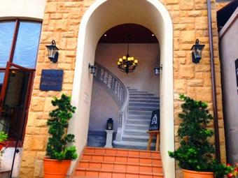 Hotel Toscana Town Square Suites