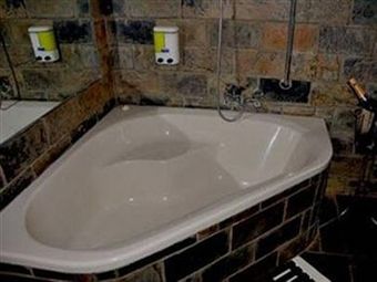 Lionsrock Lodge & Big Cat Sanctuary