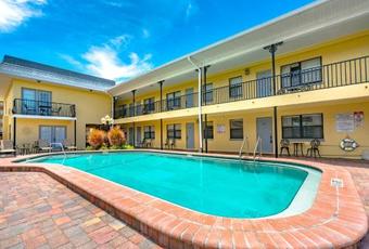 Royal Orleans 103, Studio, Heated Pool, Wifi, Sleeps 2