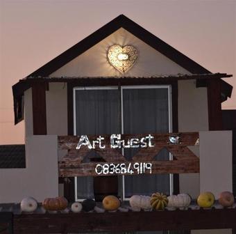 Hostal Art Guest House