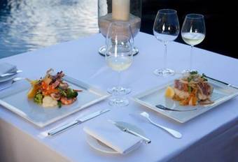 Treasure Cove Hotel & Restaurant