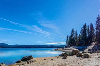 Shady Cove Condominium