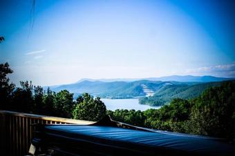 Lake View Cabin