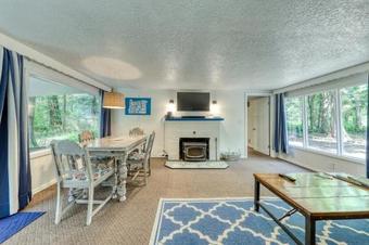 Bob's Riverfront Retreat