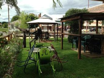 Hostal Walcha Royal Cafe & Accommodation