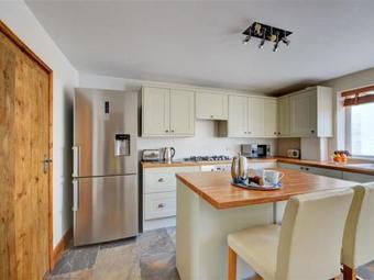 Modern Holiday Home In Camborne With Garden