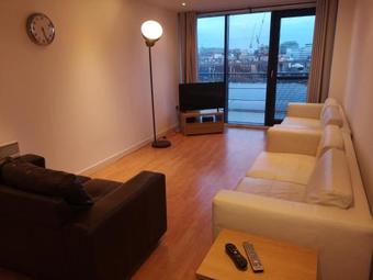 Glasgow Central River Apartment With Parking