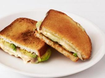 Hostal Dipla Sto Potami (next To The River)