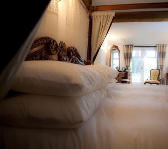 Hostal Shave Cross Rooms