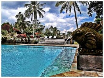 Cempaka Belimbing Villa