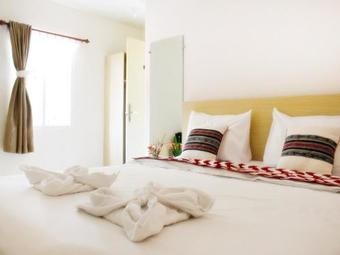 Leos Hotel