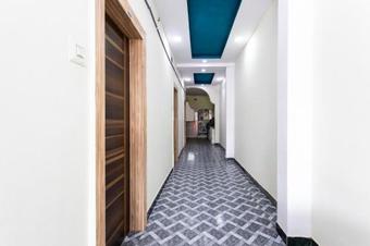 Hotel Oyo 27755 Samrat