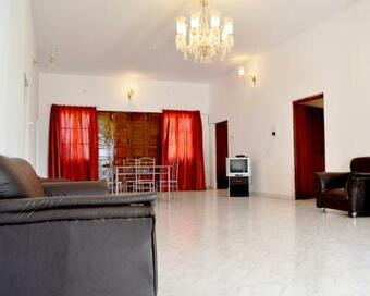 Hotel Jungle Inn Resorts