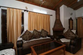 Hotel Oyo 22268 The Janvi Cottage