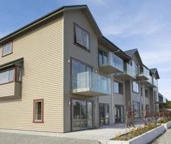 Hotel Lake Brunner Resort