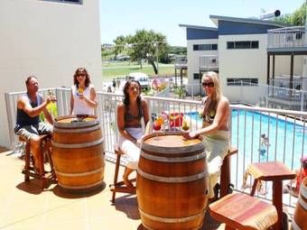 Albergue Emu�s Beach Resort