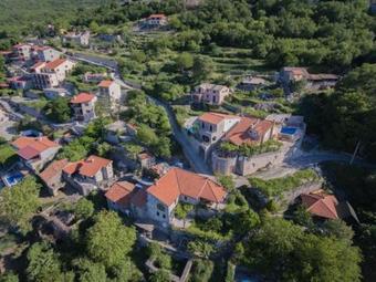 Villa Latina 2
