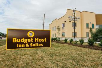 Hotel Budget Host Inn & Suites