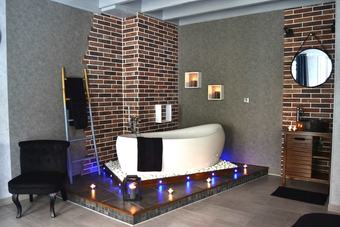 Hotel Domaine De Vandenesse & Spa