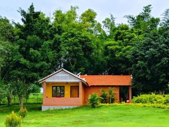 Hotel Kabini Lake View Resort