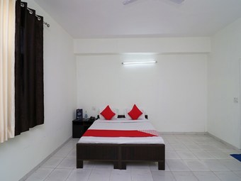 Hotel Oyo 22648 Shalimar Inn