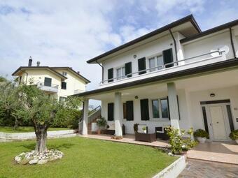Spacious Villa With Garden In Gemmano