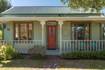 Bed & Breakfast Shy Cottage And Studio