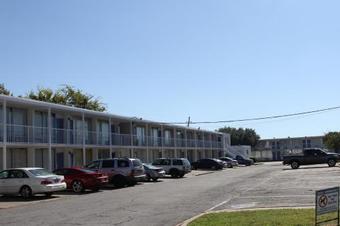 Motel Lonestar Inn And Suite