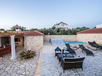 Beautiful Holiday Home In Debeljak With Swimming Pool