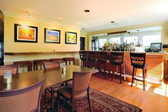 Hotel Kenyon Inn & Restaurant