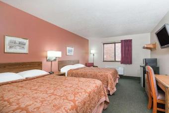Hotel Super 8 By Wyndham Perham