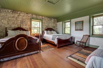 Loveta's Inn On North Grape Creek