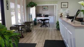 Motel Green Woods Inn