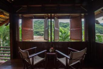 Mekong Cruises -the Luangsay Lodge & Cruises - Houei Say To Luang Prabang