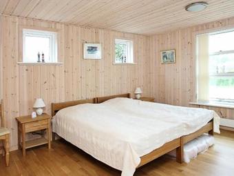 Three-bedroom Holiday Home In Roslev 15