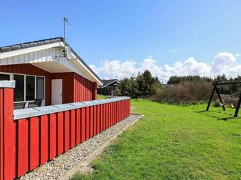 Four-bedroom Holiday Home In Vejers Strand 5