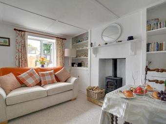 Ancient Holiday Home In Hythe Kent With Garden