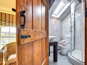 Holiday Home Llofft Y Rhyd