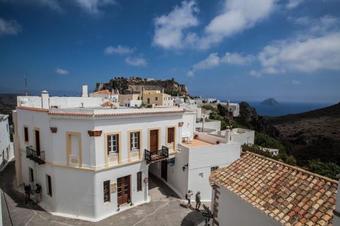 Hostal Nostos Guesthouse