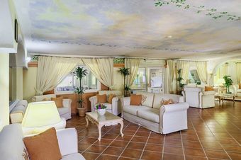 Colonna Beach Hotel