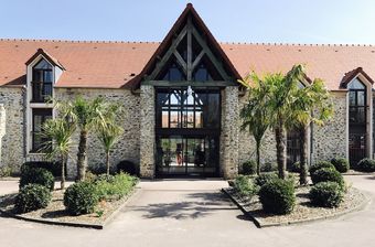 Hotel Les Suites- Domaine De Cr�cy