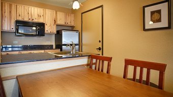 Hotel Best Western Premier The Lodge On Lake Detroit