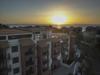 Hotel The Plaza Suites