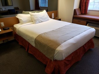 Hotel Rodeway Inn & Suites