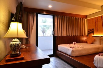 Hotel Lap Roi Karon Beachfront
