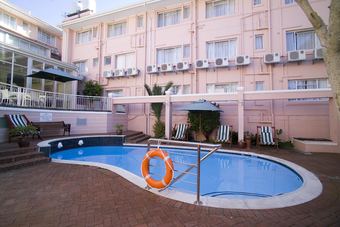 Lady Hamilton Hotel