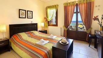 Aithra Apartments & Suites