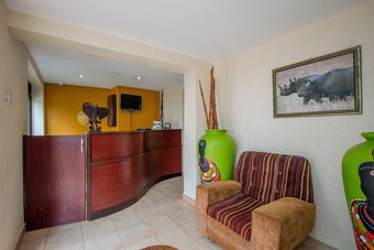 Tuzza Hotel